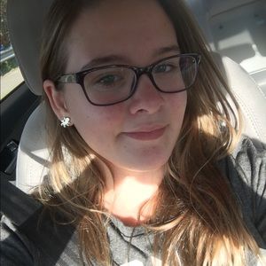 Meet your Posher, Alyzabeth